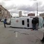 В Евпатории в дорожной аварии перевернулась машина скорой помощи