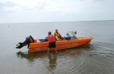 На ЮБК помогли купальщице выбраться из моря