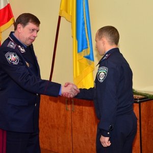 За оперативность и профессионализм крымских патрульных наградили премиями
