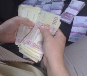 Военных чиновников в Севастополе уличили в дополнительном хищении 700 тыс. гривен.