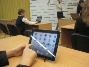 Школы Крыма призывают активнее участвовать в «Открытом мире»