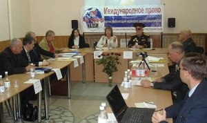 В Столице Крыма участники круглого стола потребовали наказать татарских коллаборационистов и запретить «Свободу»