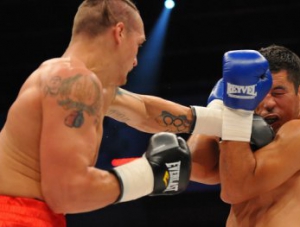 Крымский боксер успешно дебютировал на профессиональном ринге