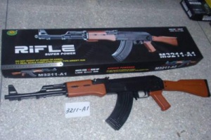 В Крыму обнаружили боевых неонацистов с игрушечным оружием