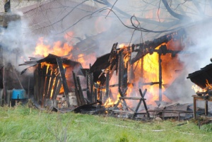 В крымском селе огнем уничтожен сарай