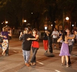 Четыре города Крыма станут местом проведения танго-флешмоба