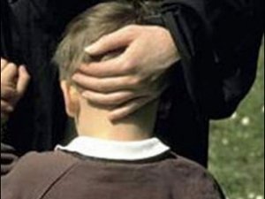 Педофил держал в заложниках ребенка в Крыму