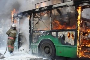 В Севастополе горел троллейбус — пламя погасили 6 огнетушителями