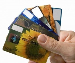 В Керчи у женщины похитили банковские карты
