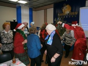 Для пенсионеров Керчи устроили новогодний праздник