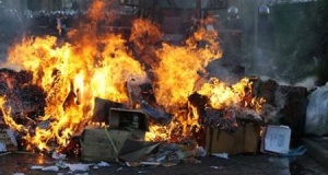 В Симферополе обгоревшего бездомного нашли в куче мусора