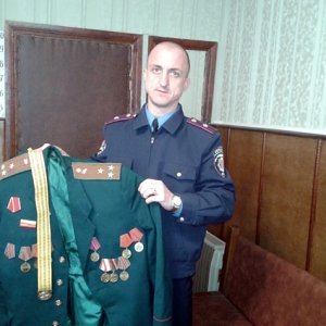 Крымские милиционеры вернули ветеранам похищенные у них злоумышленниками ордена и медали