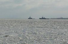 Прекращено движение судов по Керченскому проливу