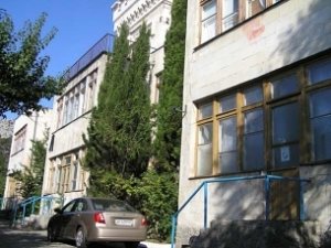 Ночной клуб «попросят» из детского санатория в Крыму