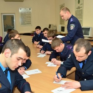 В крымском Главке милиции определили лучшего между молодых специалистов