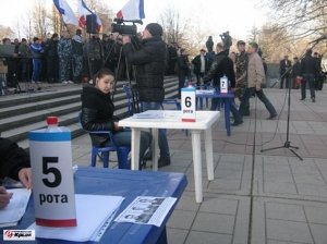 В Крыму записываются в роты охраны порядка