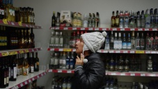 Власти Феодосии временно запретили продажу алкоголя с вечера до утра