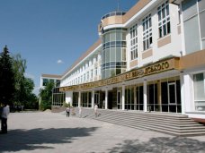 В Столице Крыма в штатном режиме работают учреждения культуры и образования