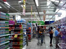 Власти Крыма опровергли информацию о введении карточной системы на продукты питания