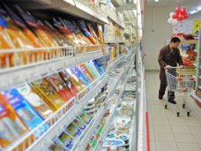 Украинские компании не будут прекращать поставки продовольствия в Крым