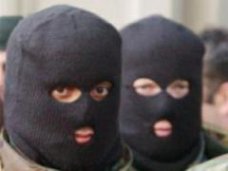В Столице Крыма двое неизвестных ограбили магазин