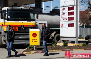 Темиргалиев обещает российские цены на бензин в Крыму уже с 1 мая