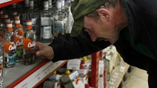 Со следующего года в Крыму запретят торговлю алкоголем в ночное время