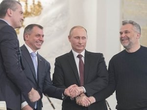 Путин раздал ордена Аксенову и Константинову