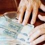 В Алуште грабитель украл деньги и документы у пожилой пенсионерки