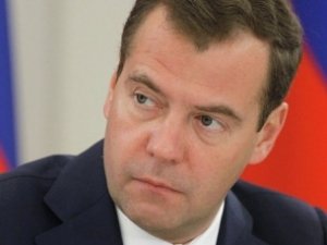 Медведев даст Крыму 2,5 миллиарда рублей на воду