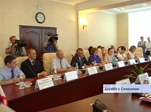 Договор о соглашении между Судаком и городом ДОлинск Сахалинской области подписали в Совете министров республики