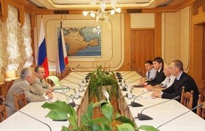 Депутаты крымского парламента провели встречу с делегацией Сахалинской области