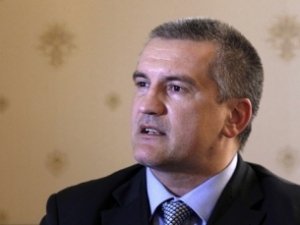 Аксенов ведет единороссов на выборы в Госсовет Крыма