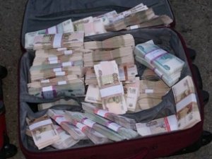 СБУ нашла пять млн. рублей в чемоданах из Крыма