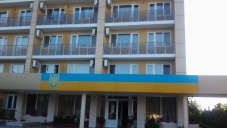 Горсовет Феодосии заставит убрать украинский флаг со здания пансионата