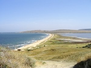 Торги по продаже берега лечебного озера в Крыму отменили