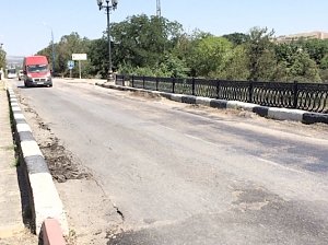 Мост на въезде в Керчь решили отремонтировать