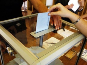Крымчане смогут голосовать на выборах, используя украинский паспорт