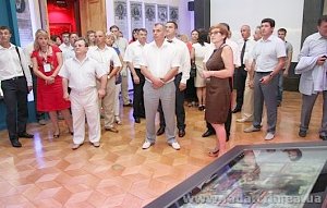Крымский спикер посетил в Ливадии уникальную выставку «Романовы. Моя история»