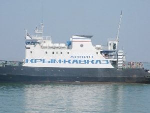 В порту «Крым» растет очередь на паром