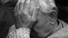 Поселкового пенсионера в Крыму ограбили после получения пенсии