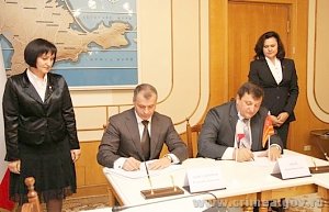 Крым подписал со Смоленском межпарламентское Соглашение о сотрудничестве