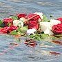 Власти Крыма и Севастополя возложили венки в бухте Севастополя в память жертв Русского исхода