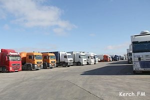 На Керченской переправе ждут погрузки более 600 грузовиков и 200 легковушек