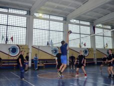 Крымские судебные приставы обыграли в волейбол пенитенциариев