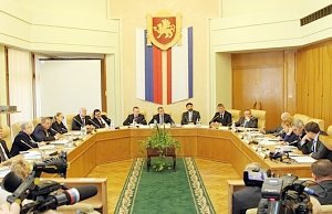 Президиум крымского парламента включил в повестку дня заседания сессии Госсовета законопроект об электронном регистре муниципальных правовых актов