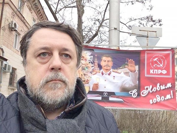 В Крыму появились новогодние билборды со Сталиным