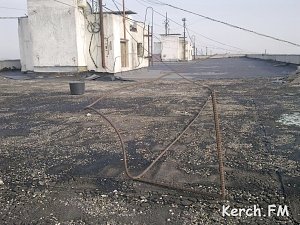 В 11 домах Керчи после ремонта протекли крыши