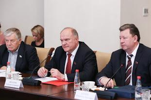 Г.А. Зюганов встретился с министром промышленности и торговли Д.В. Мантуровым