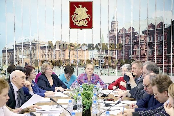 В Москве коммунисты провели круглый стол по проблемамветхого и аварийного жилья